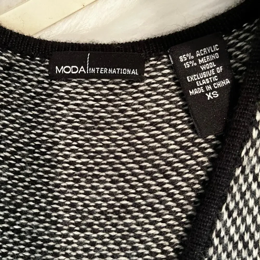 Moda International new without